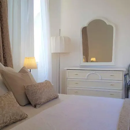 Apartment In 15142 *