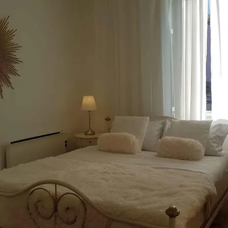 In 15142 Apartment *