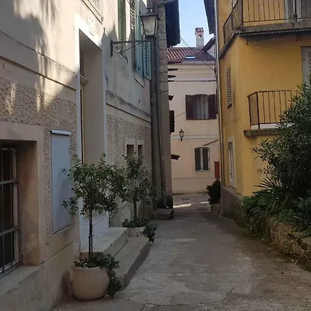 Apartment In 15142 *